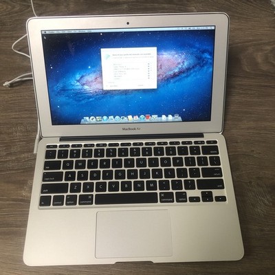 Apple MacBook Air 11'' (64GB SSD, Intel Core i5 1st Gen., 1.6GHz, 2GB) Laptop...