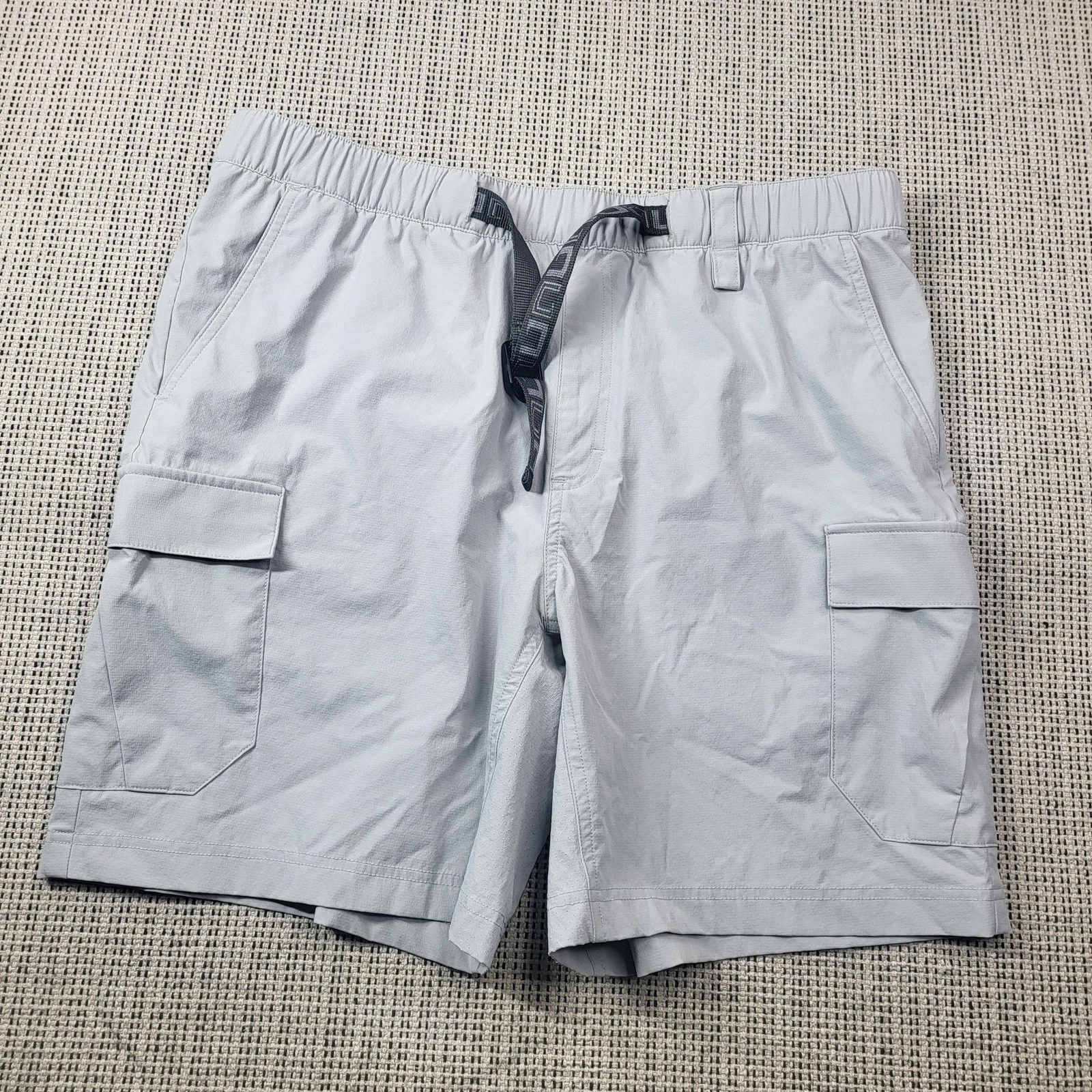 Huk Shorts Mens Large Gray Cargo Elastic Waist 8 Inseam Outdoor Lightweight