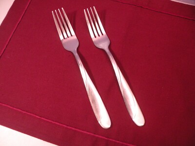 2 Hampton Silversmiths TWO-TONE Stainless Dinner Forks Satin Glossy 7 7/8 GE2