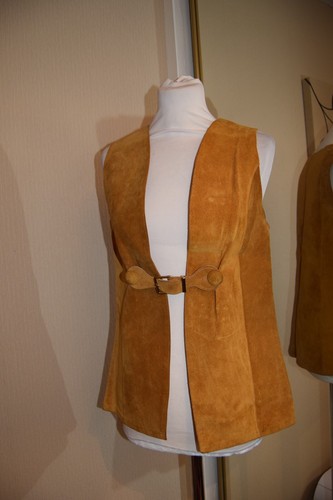 DEYBRIDGE WELLS Vintage 1960s Go Go Tan Suede Buckle Jerkin Long Waistcoat 6 - 8 - Picture 6 of 15