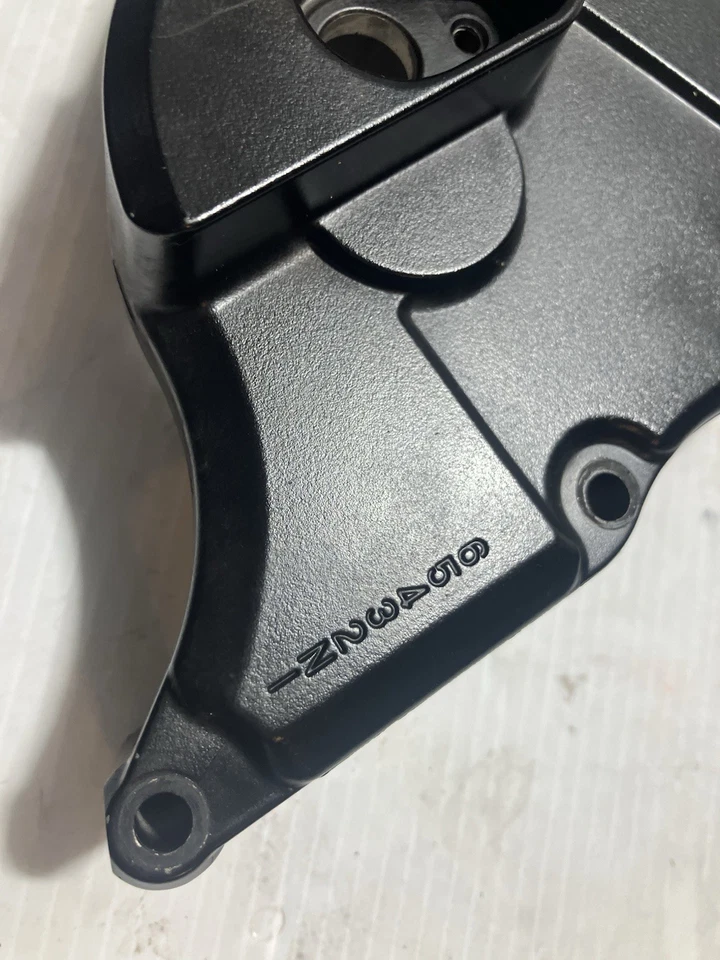 Suzuki GSXR 600 2016 cubierta de piñón (OEM) Foto 2 de 4