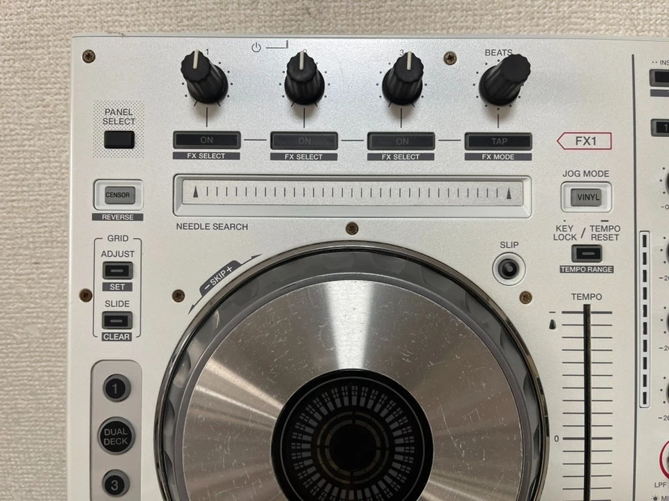 Pioneer DJ DDJ-SX-W White Limited Edition with AC Adapter and Box Tested Working - Image 4 of 4