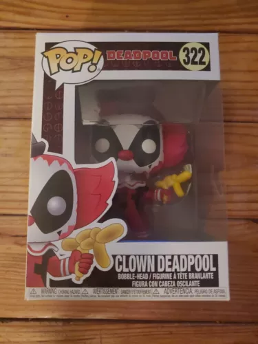 Payaso Deadpool Funko Pop Marvel #322 con protector