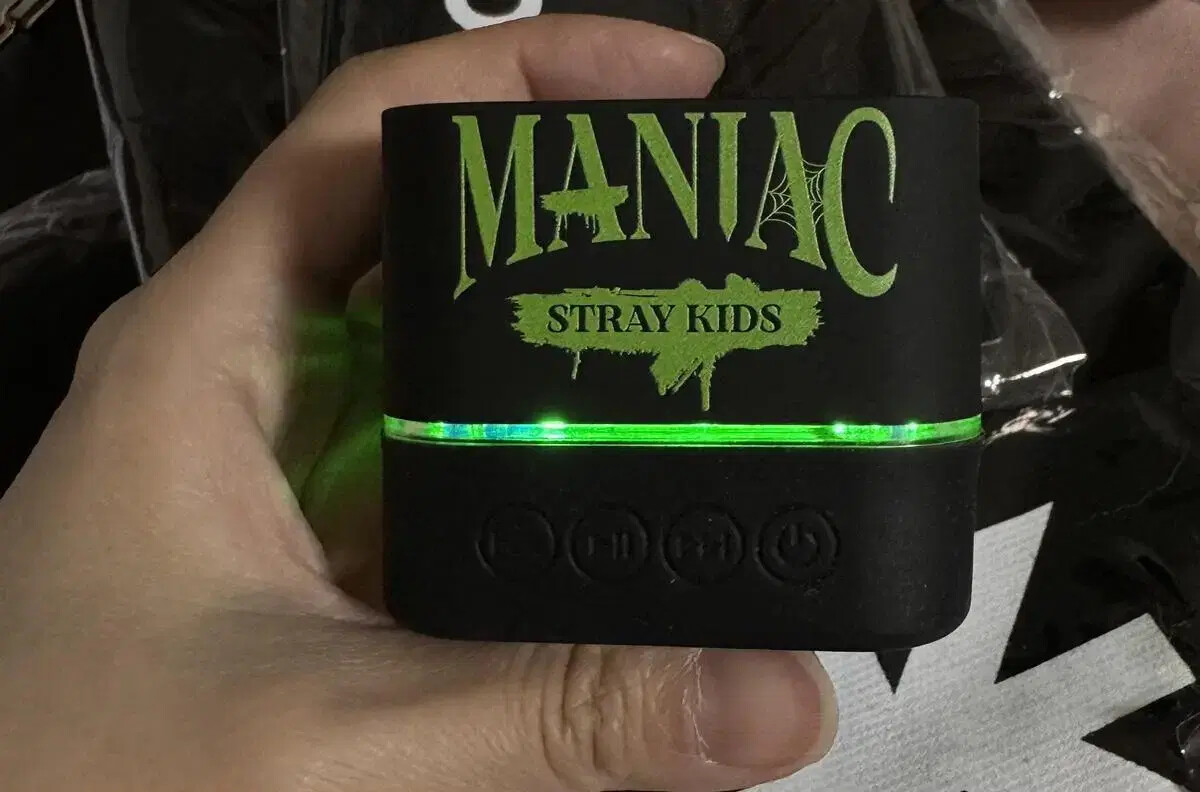 straykids Maniac Tour Official VIP Gift Bluetooth Speaker Mousepad
