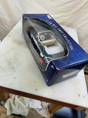 1957 Buick Roadmaster Motor Max 1:18 Scale Die Cast Car “# 73152