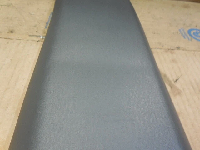 Embellecedor interior pilar B inferior derecho izquierdo para Mitsubishi Montero Sport MR227574 Foto 3 de 4