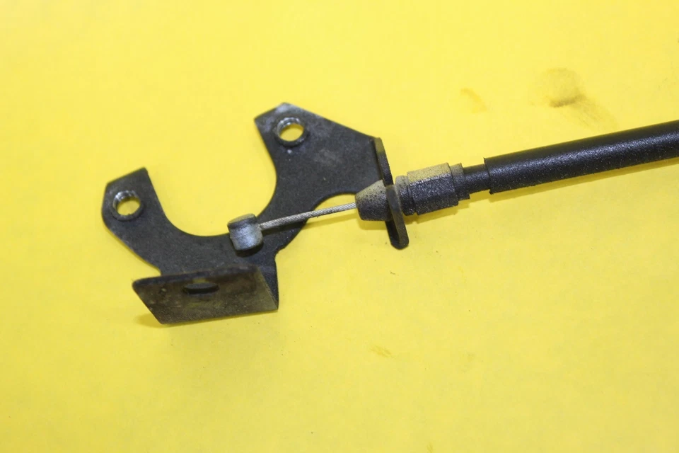 Yamaha FZ6 2006 pestillo asiento trasero Foto 3 de 4