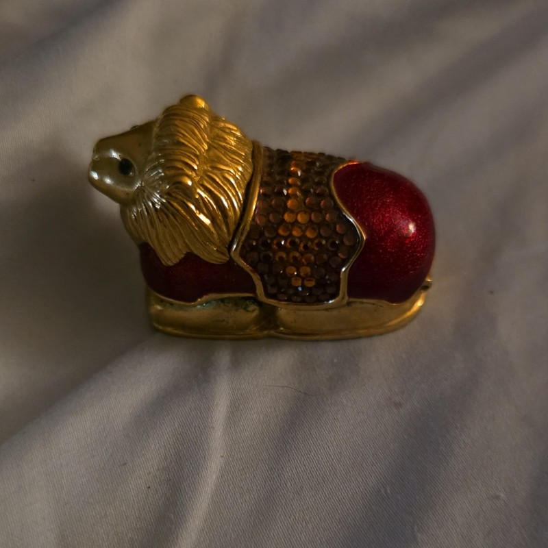 2007 Estée Lauder "Majestic Lion" solid perfume compact