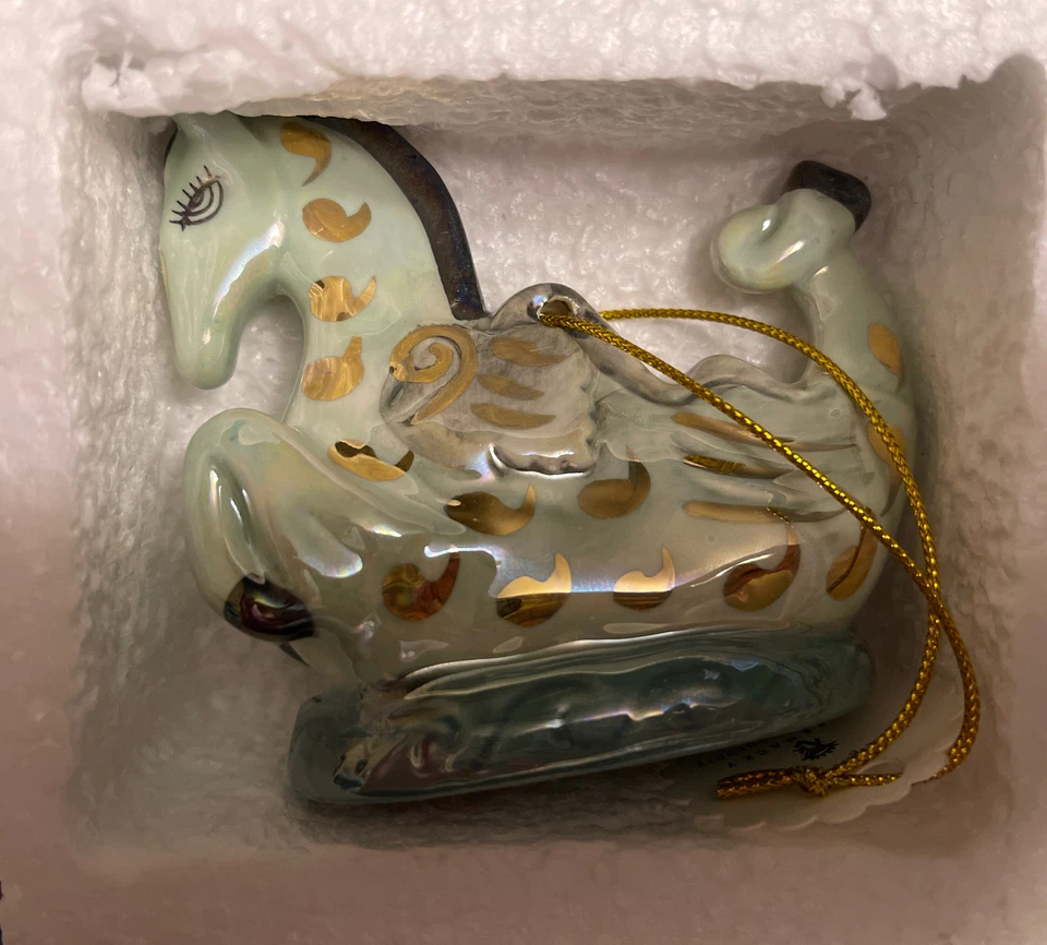 Anthropologie X Art Knacky Pegaso Ornamento Hecho a Mano Cerámica Caprichoso 4" Verde Foto 2 de 4