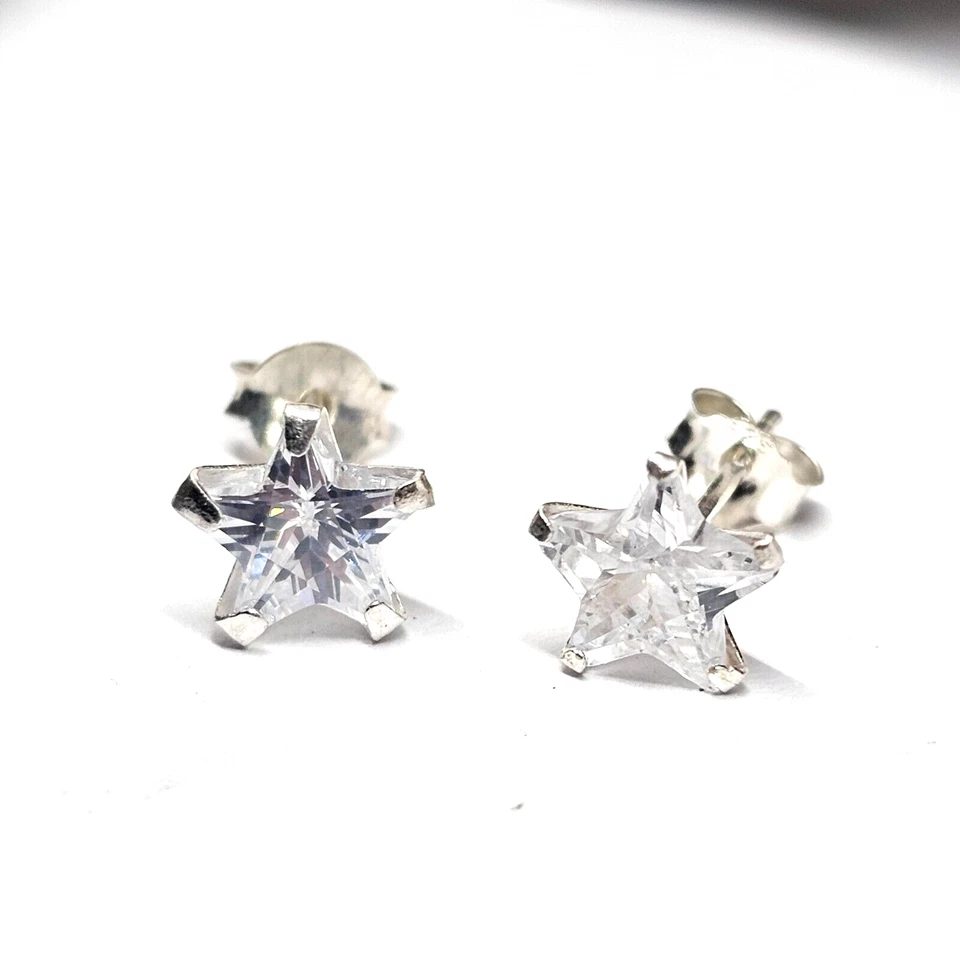 Stella Diamante Orecchini Paio Di 925 Argento Sterling Cristallo Borchie & Boxed - Immagine 3 di 4