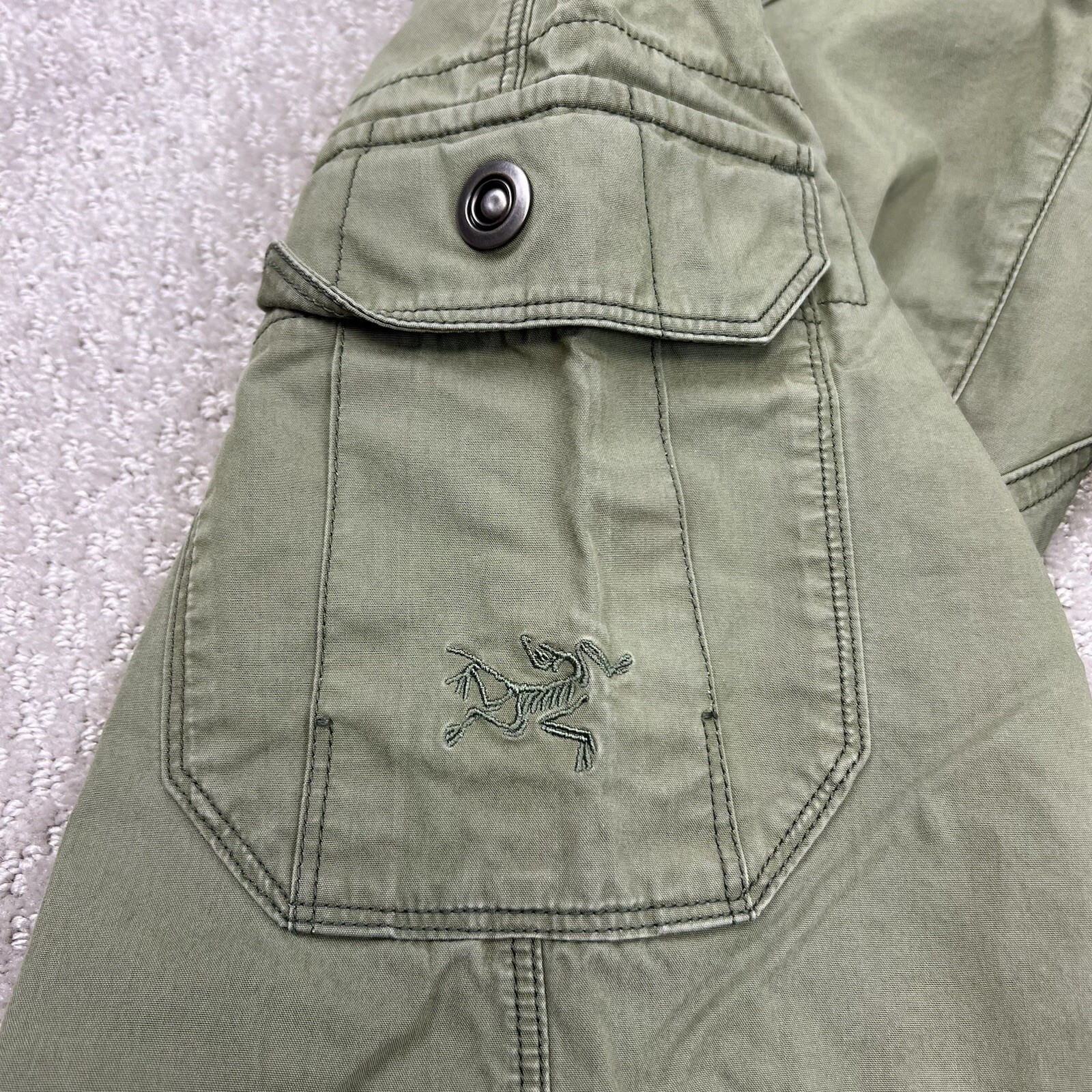 Pantaloncini lunghi da donna Arc'teryx taglia 8 verdi attivi escursioni a primavera