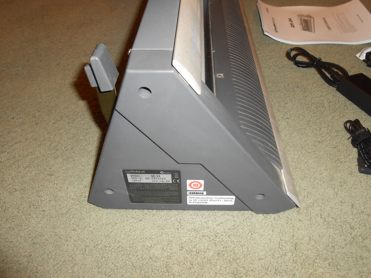 Roland CAMM-1 Servo GX-24 Desktop Vinyl Cutter / Sign Maker Roland CAMM-1 Servo GX-24 Desktop Vinyl Cutter / Sign Maker