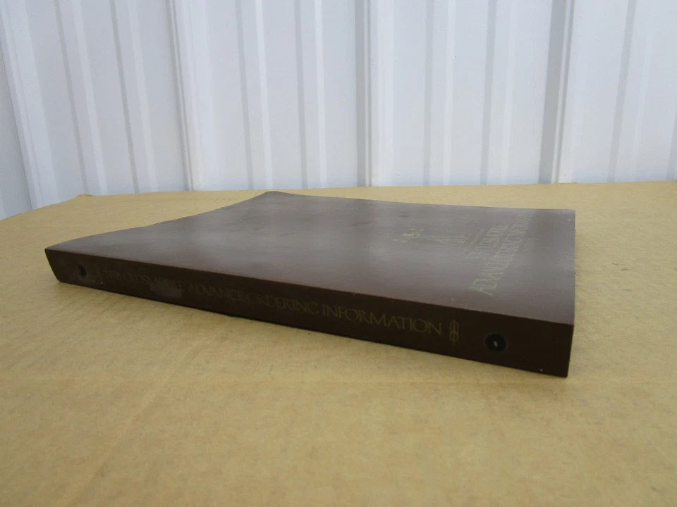 1978 Oldsmobile Dealer Album Advance Sales Handbook Cutlass Toronado 98 data Foto 2 de 4