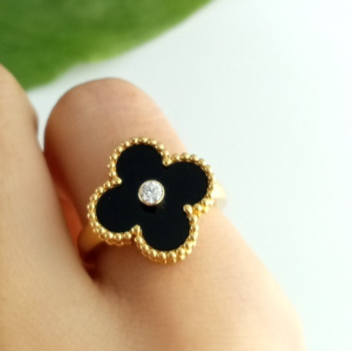 VAN CLEEF & ARPELS BLACK ONYX DIAMOND 18K YG RING SIZE 48 W/ CERT