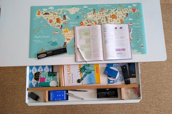 Kinderschreibtisch KINTO wie Eiermann – Tischplatte und Gestell weiß 120 x 68 cm - Bild 4 von 4