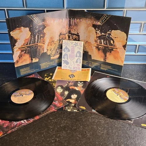 KISS Alive II 2xLP W/ Booklet Tattoo Sheet Merch Form Sleeves NEAR MINT RECORDS