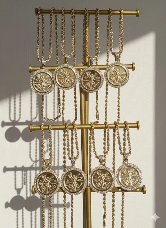 Cadena de cuerda de 4 mm con colgante de moneda de 50 pesos con piedras circonitas - Chapado en oro Foto 2 de 4