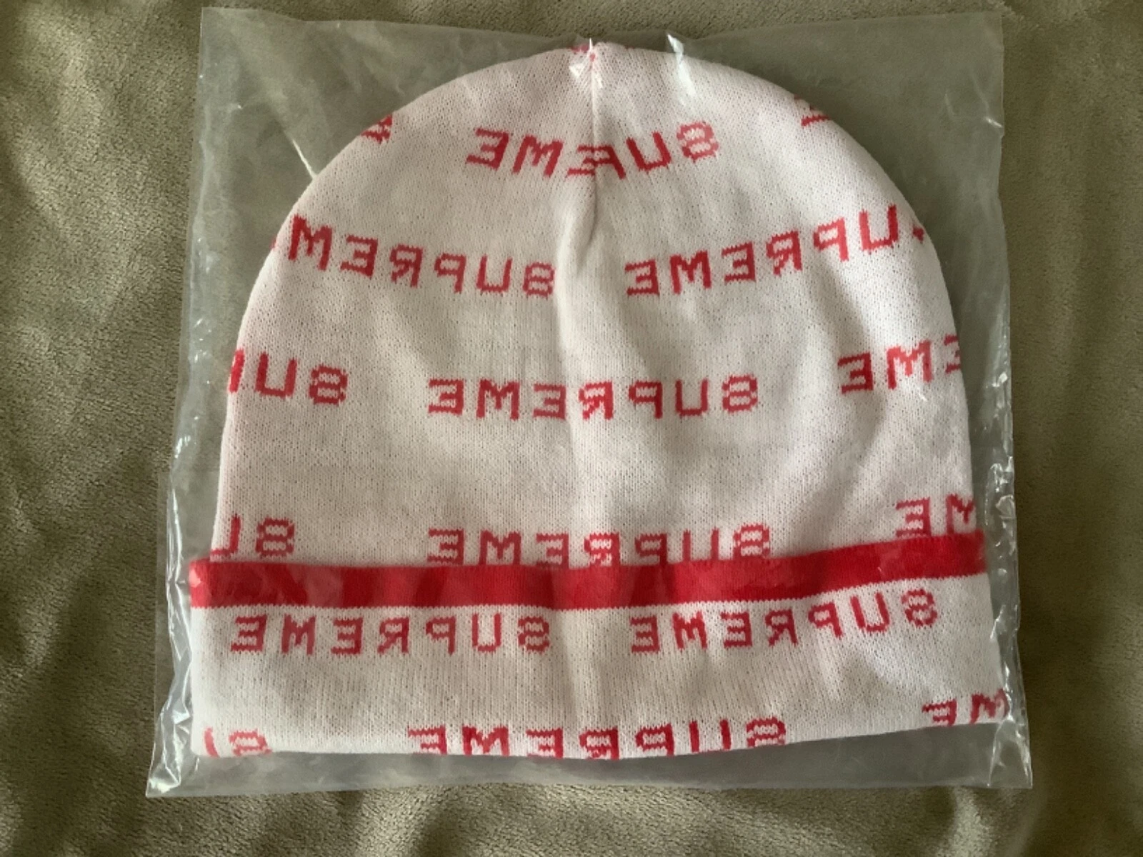 Supreme Repeat Logo Beanie blanc avec lettrage rouge signature**neuf**ÉPUISÉ