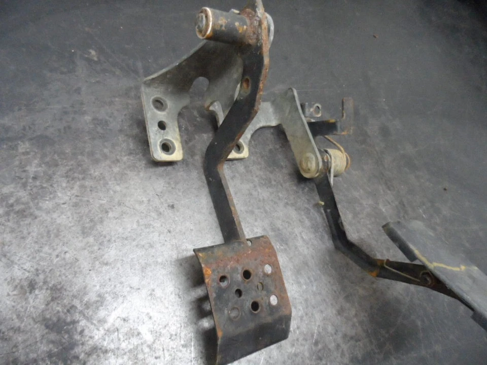 Pedal de freno y gasolina Polaris RZR 800 2008-2014 1015481-458 usado C-17 Foto 3 de 4