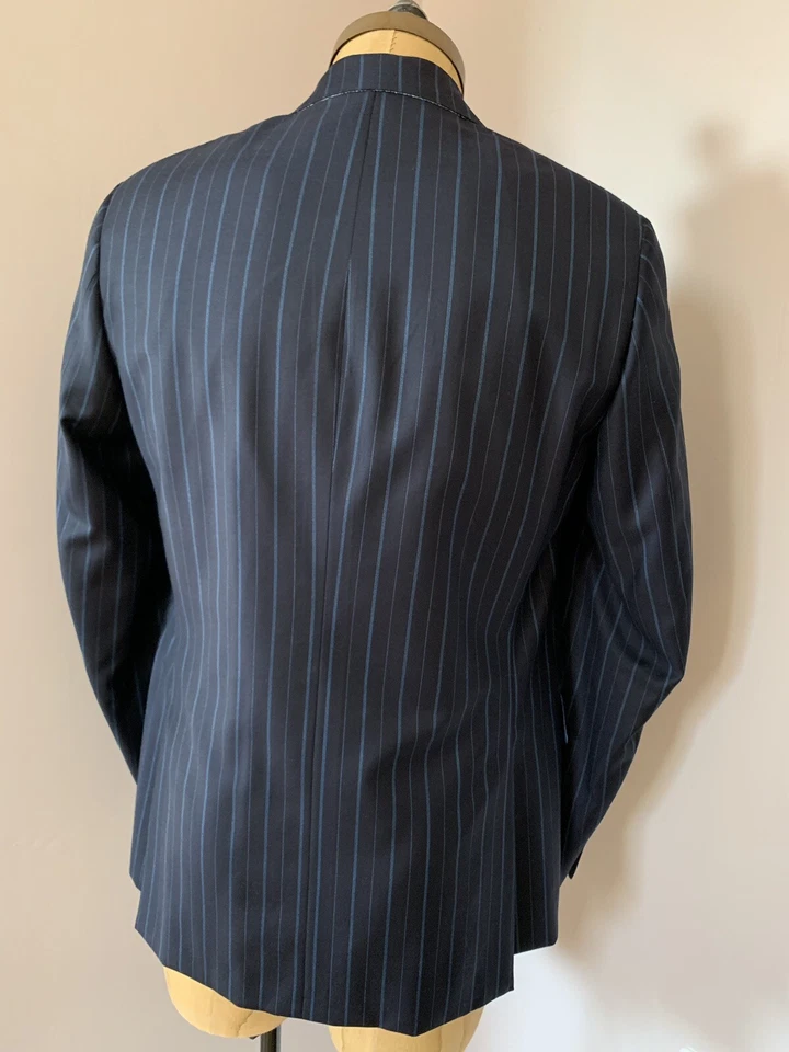 Isaia Blazer Blue Stripe jacket sz US 42 Soft 100% Light Weight Wool Italy 52 - Image 4 of 4