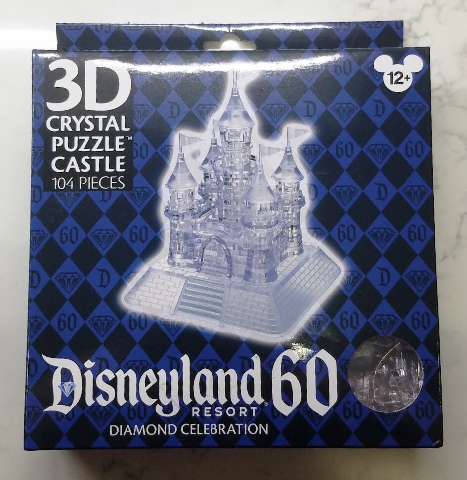 R2-D60(ディズニーランド60th) An R2-D60 Disneyland 60th Anniversary Droid Figure. - Van Eaton