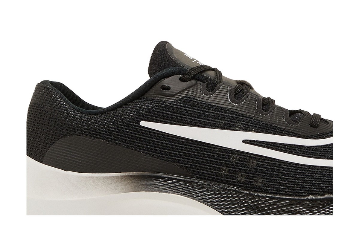 NIKE ZOOM FLY 5 ブラック×ホワイト　26.0 Amazon | [ナイキ] ズーム フライ 5 ZOOM FLY 5 ブラック