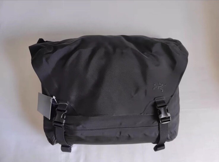 Arc'teryx LEAF Courier Bag 15 NWT | eBay Arc'teryx LEAF Courier Bag 15 NWT | eBay