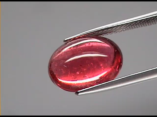 Tourmaline rose en cabochon ovale de 6,28Cts - Video 1 di 1