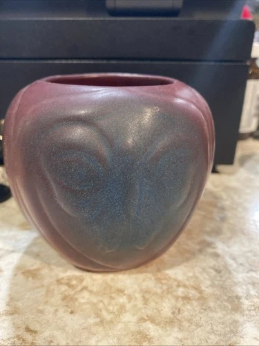 Early Van Briggle Pottery Luna Moth/Butterly Vase In Mulberry Colorado Springs