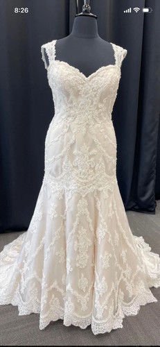 NEW Sample Casablanca 2195 Wedding Dress Wedding Gown Champagne/Ivory Size 22