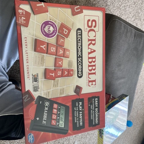 HASBRO ELECTRONIC SCRABBLE Crossword Family Board Game | New