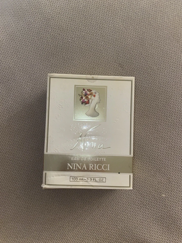 Nina Ricci Perfume Vintage. LARGE - Image 3 of 4