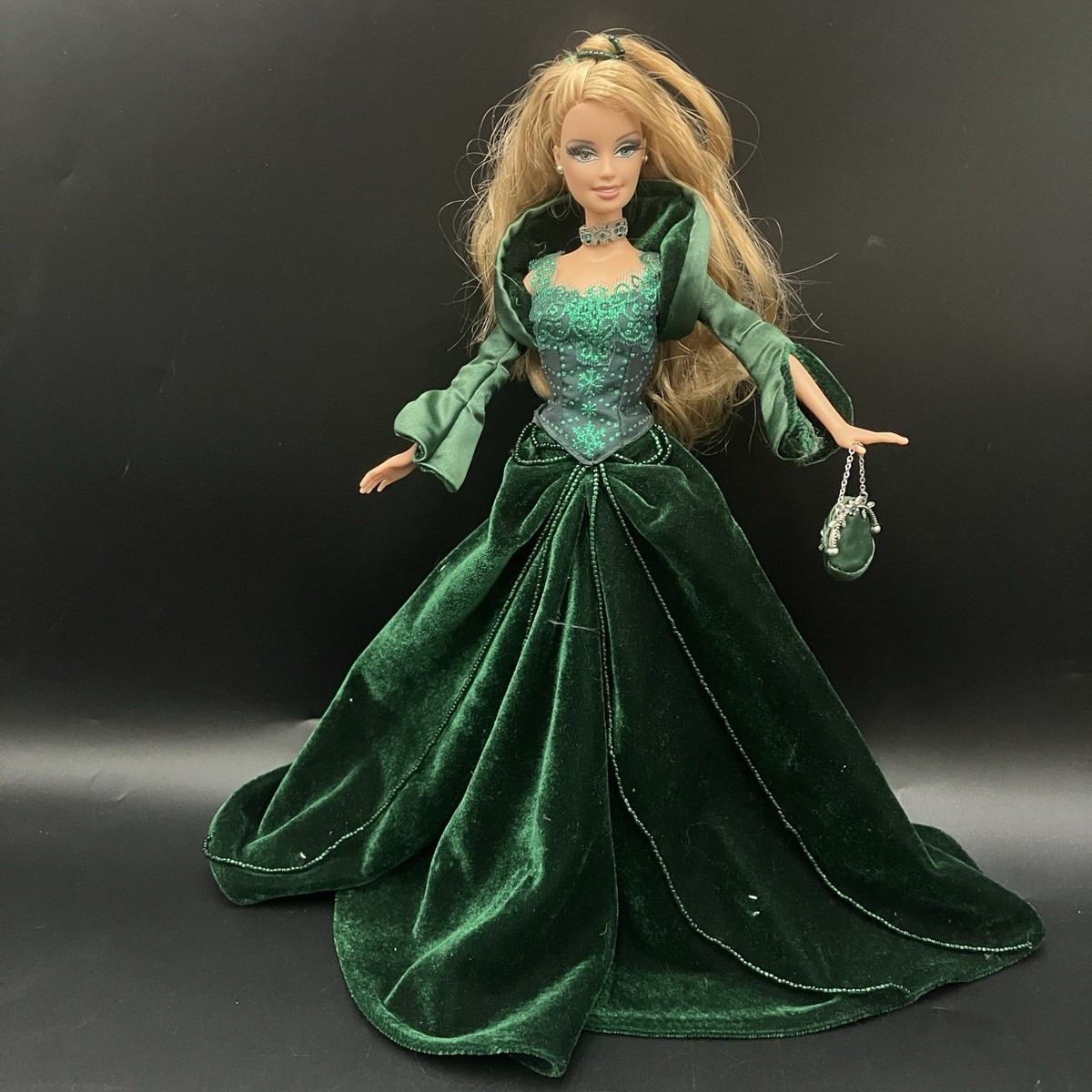 2004 Holiday Barbie Green Velvet Gown Purse Choker Earrings Rooted Lashes  READ