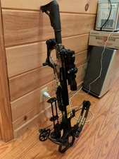 Camo barnett Expedition 405 crossbow With Crank