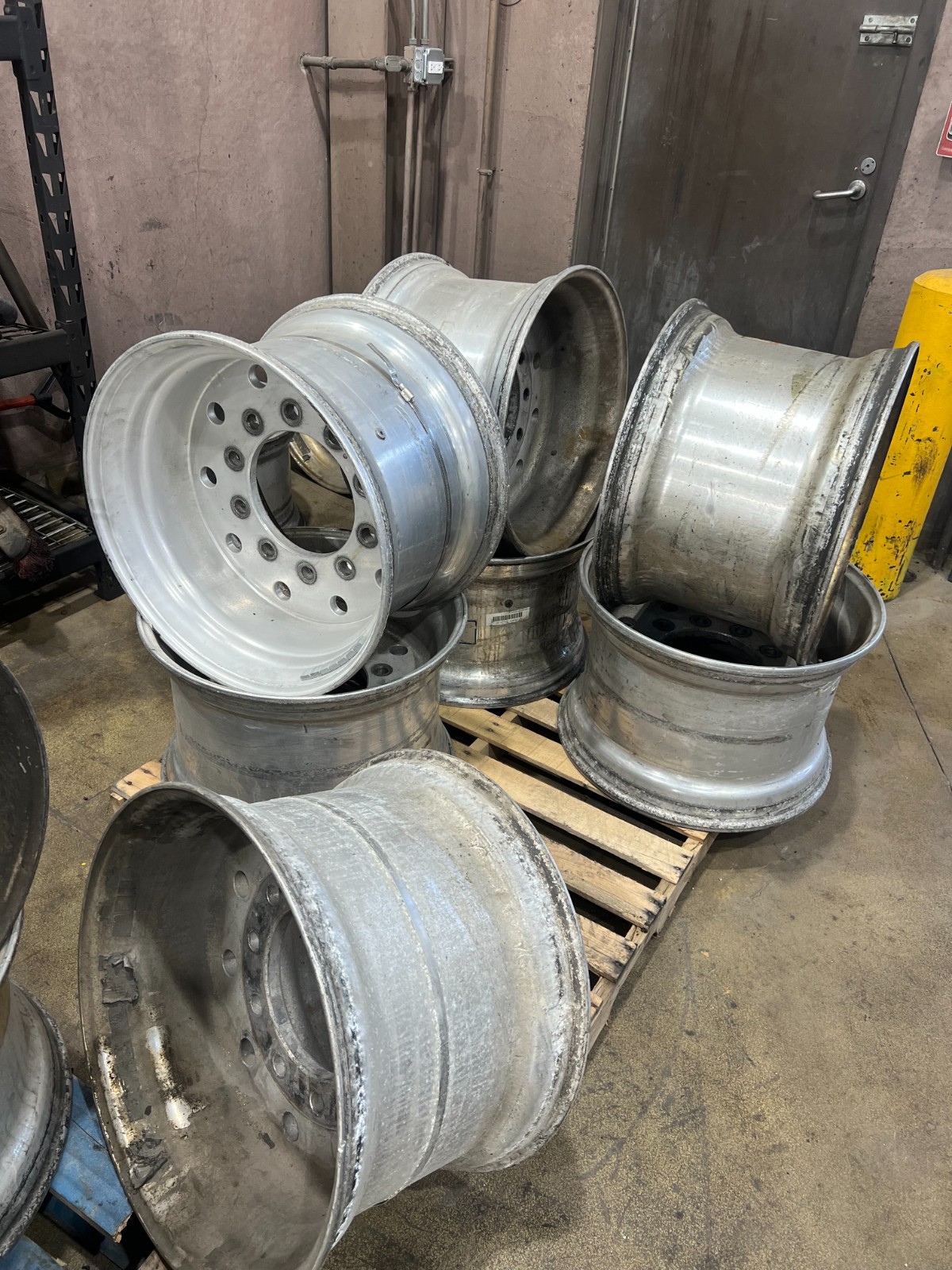 Super Single Aluminum Rim 10 Lug 22.5