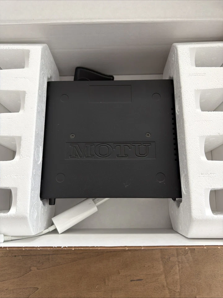 MOTU 8a 9360 Thunderbolt / USB 3.0 Audio Interface - Image 2 of 4