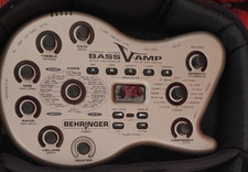 Behringer V-AMP BASS VAMP multieffetto ampli basso con pedale footswitch e borsa