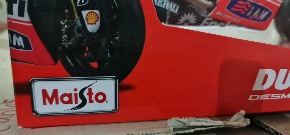 Minichamps 122110046 DUCATI DESMOSEDICI VALENTINO ROSSI MOTOGP 2012 model 1:10 - Image 3 of 4