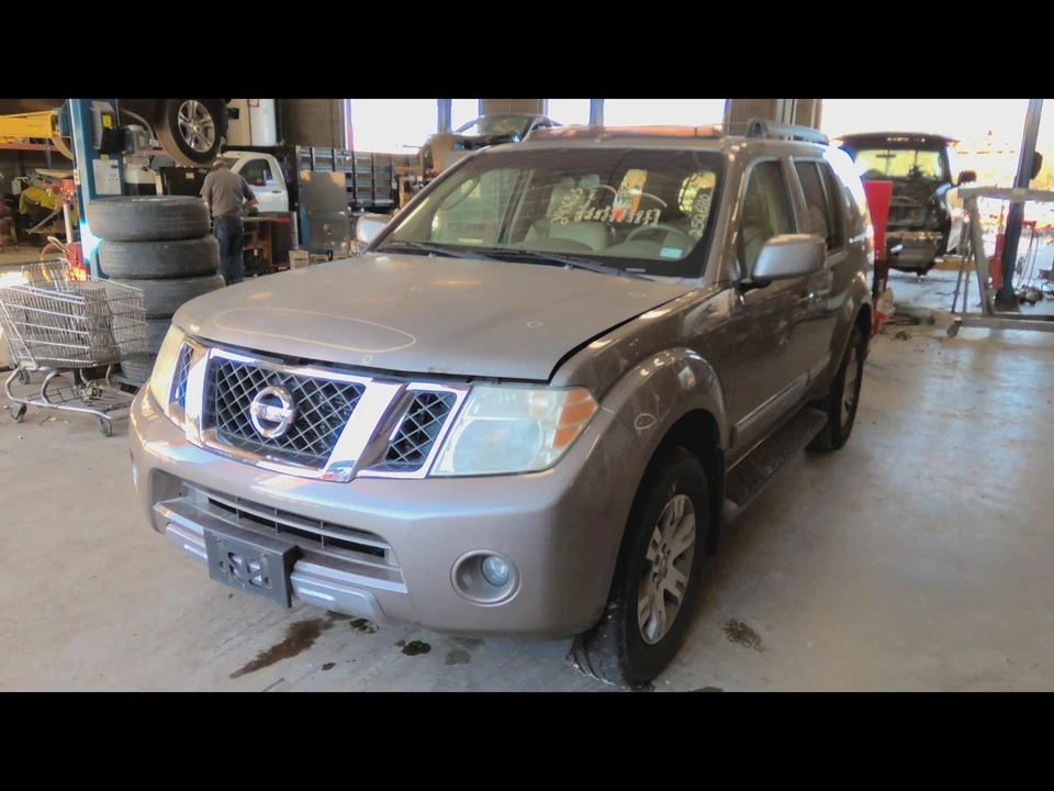 Used Air Cleaner Assembly fits: 2008 Nissan Pathfinder 6 cylinder 4.0 Grade C - Image 4 of 4