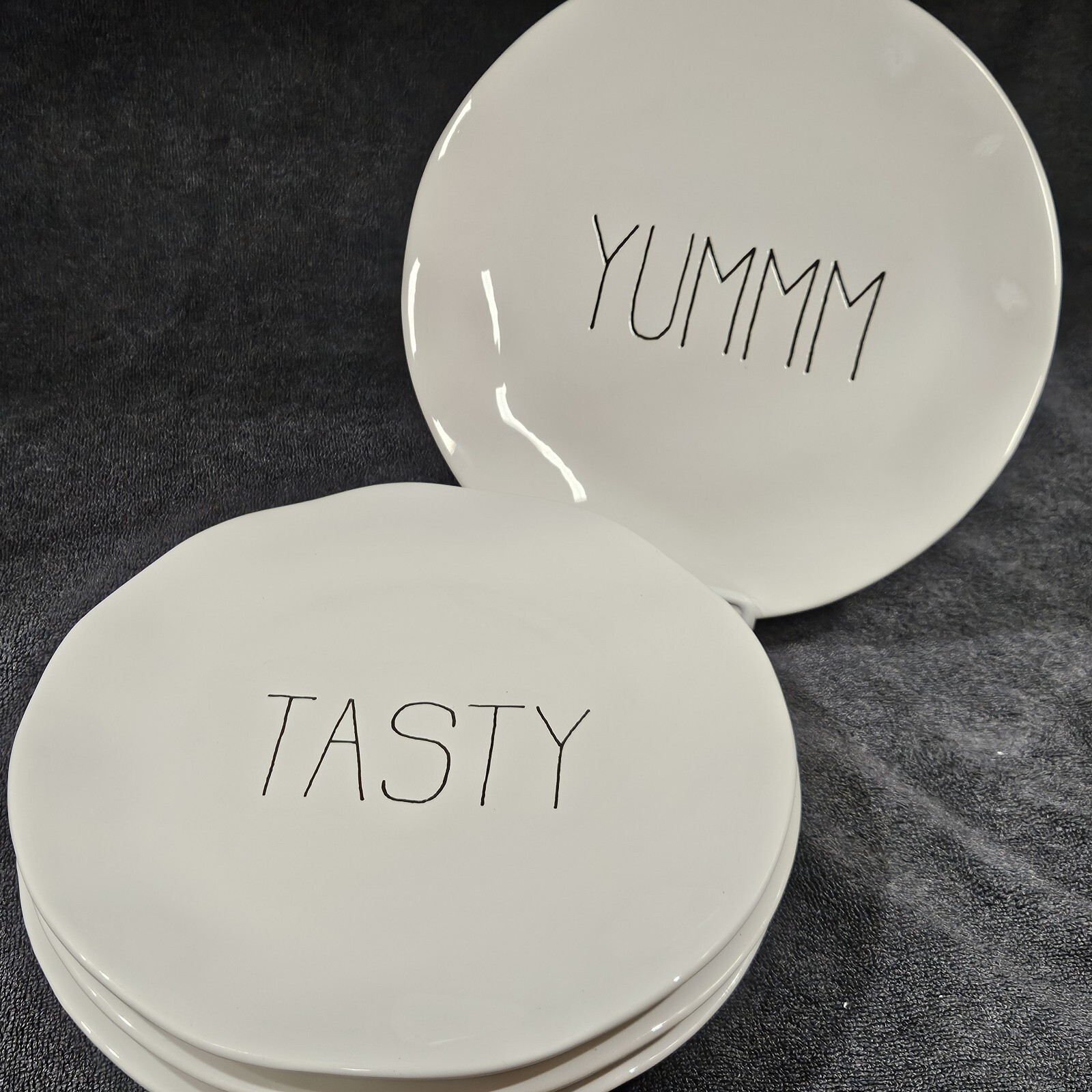 Parini 4 Piece Ceramic 10 Inch Plate Set TASTY YUMMM GOOD EAT  Design