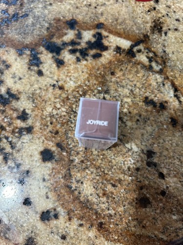Huda Beauty Power Bullet Matte Lipstick JOYRIDE - Picture 3 of 10