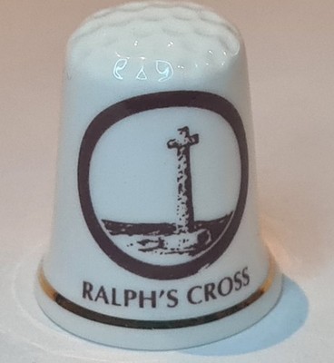 Ralph's Cross Fingerhut Visier Großbritannien Fine Bone China Sammlerstück 