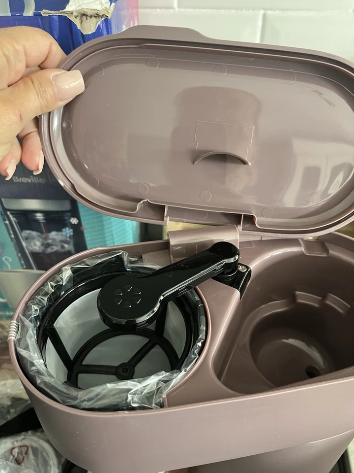 Breville Iced + Hot Coffee Maker Tumbler with Straw *BNIB With Damaged Lid* - Image 4 of 4