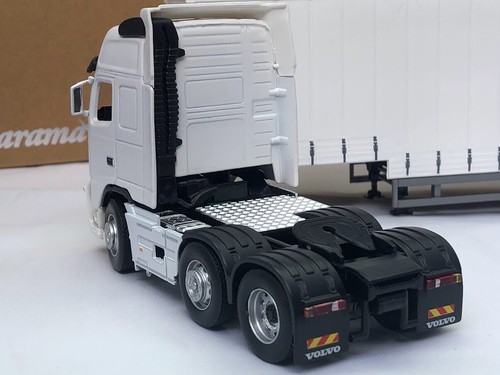 Remolque de camión camión Volvo FH12 escalonado junto a la cortina 1/50 modelo diecast Cararama - Imagen 6 de 9