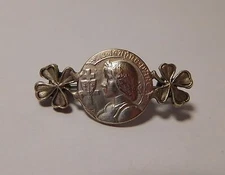 Broche ancienne  " JEANNE D'ARC " - metal argenté