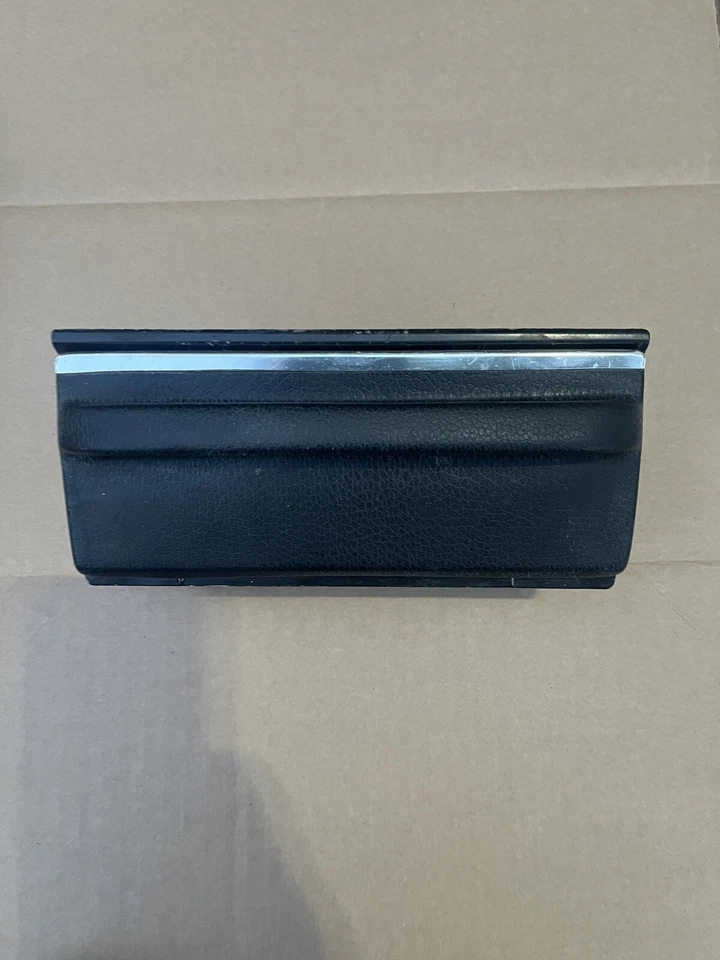 Cenicero delantero Mercedes OEM bandeja de cenizas negro 450SL 450SLC 380SL 380SLC 500SLC R107 Foto 4 de 4