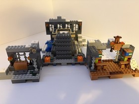 LEGO Minecraft The End Portal 21124 559pc Complete Set No Box
