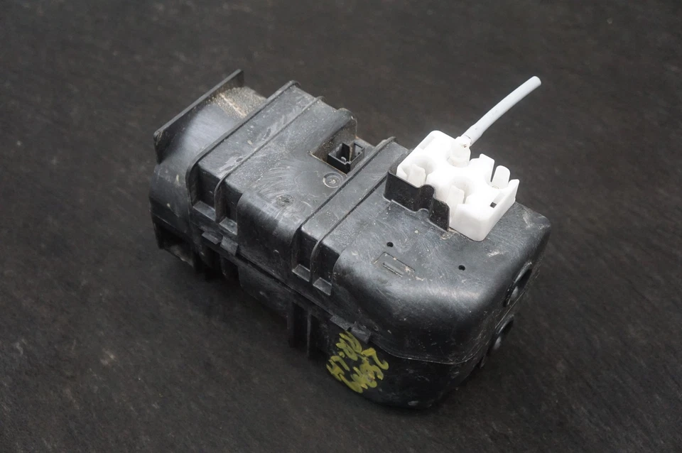 Dynamic Seat Vacuum Pump Assembly 0008002200 Mercedes S560 W222 2018-2020 *Note* - Image 4 of 4