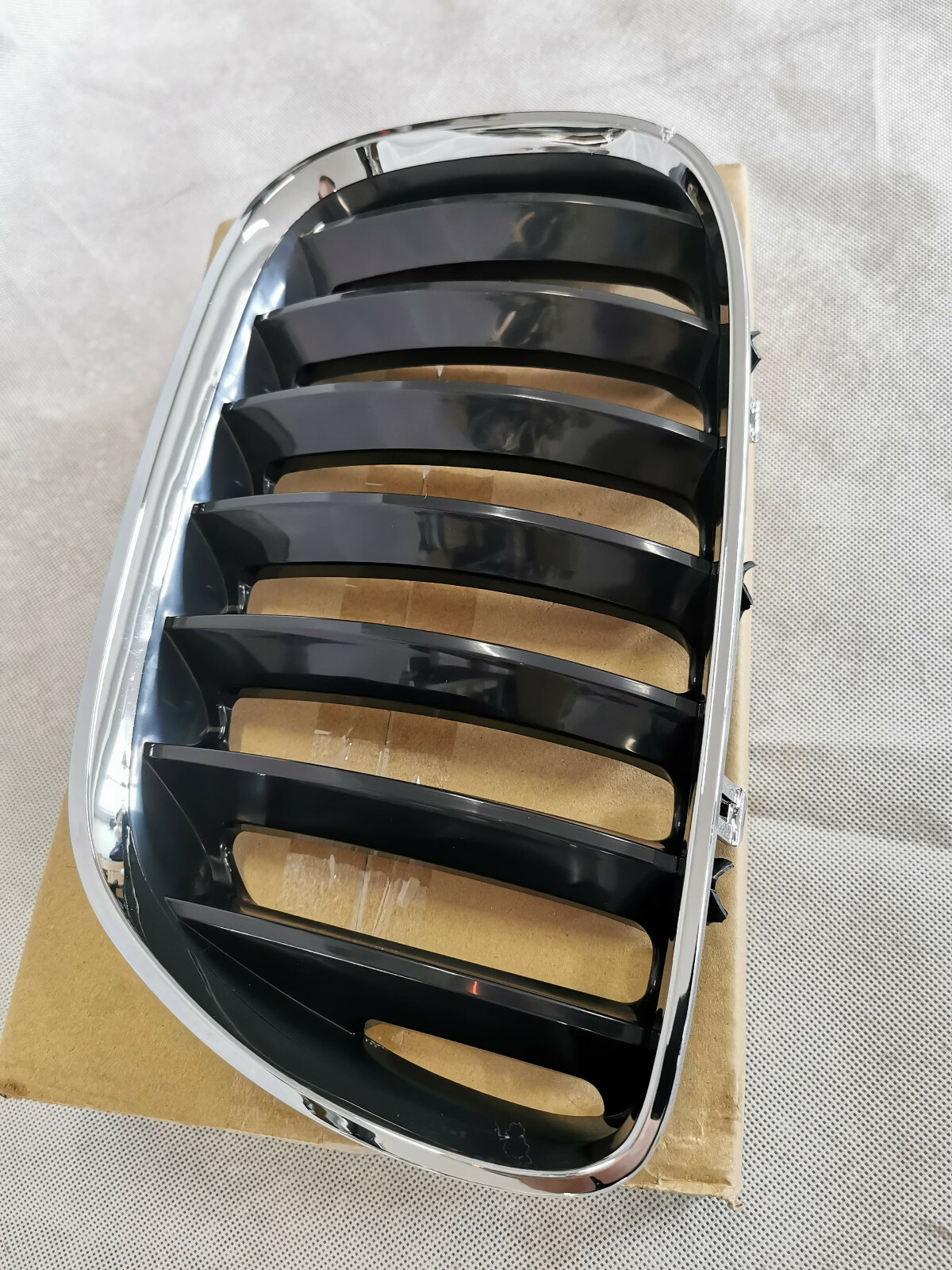 Grille avant gauche pour remplacer calandre cassée BMW X5 E53 2003-2006