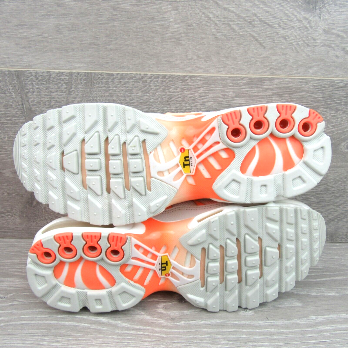 nike tn atomic orange